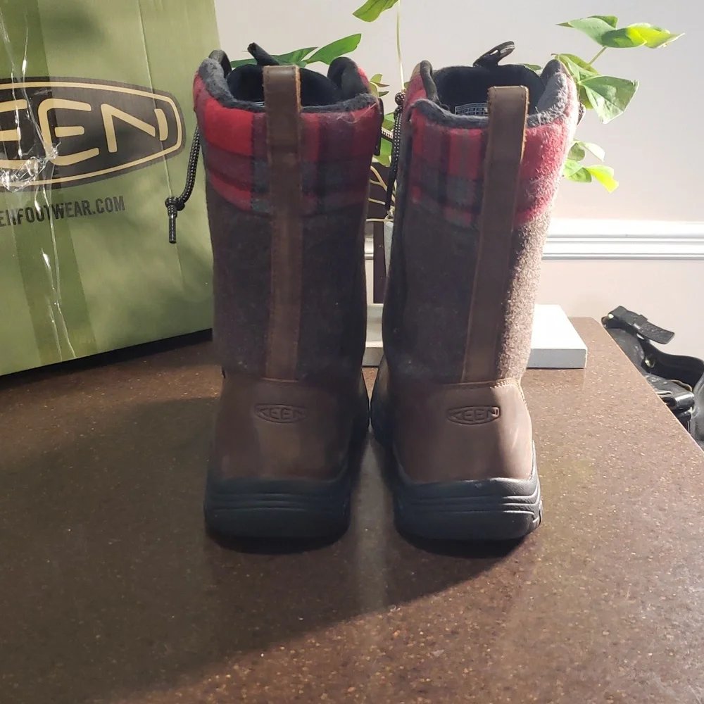 KEEN Woman's Boots KEEN Greta Plaid Tall Boot Waterproof. Size 6. - Picture 4 of 14